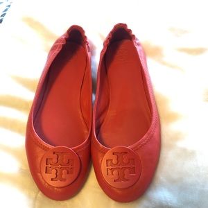 Tori Burch orange/red Minnie travel ballet flats